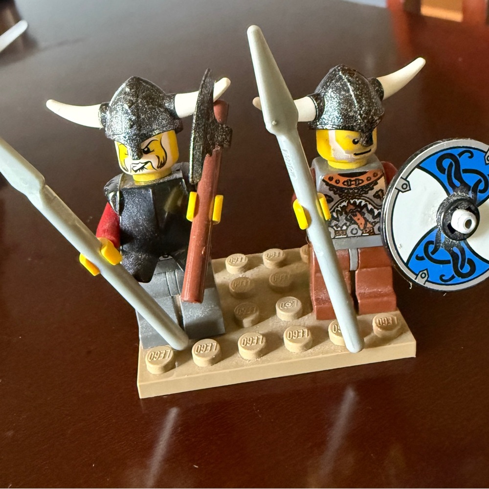 Lego Black and Gray Viking Warriors (2)